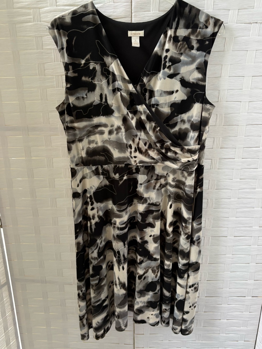 Chico's Size Large Black Gray Abstract Print Dress Career Church Sleeveless Chic